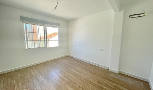 Återförsäljning - Town House -
Daya Vieja - Costa Blanca