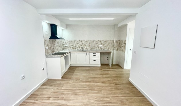 Återförsäljning - Town House -
Daya Vieja - Costa Blanca