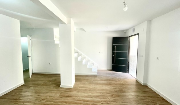 Återförsäljning - Town House -
Daya Vieja - Costa Blanca