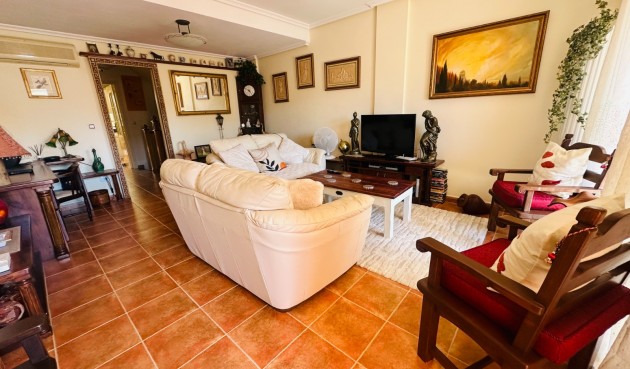 Brukt - Town House -
Jacarilla - Inland