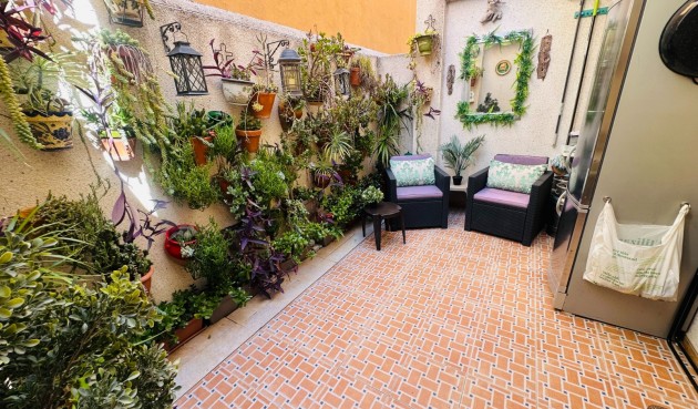 Brukt - Town House -
Jacarilla - Inland