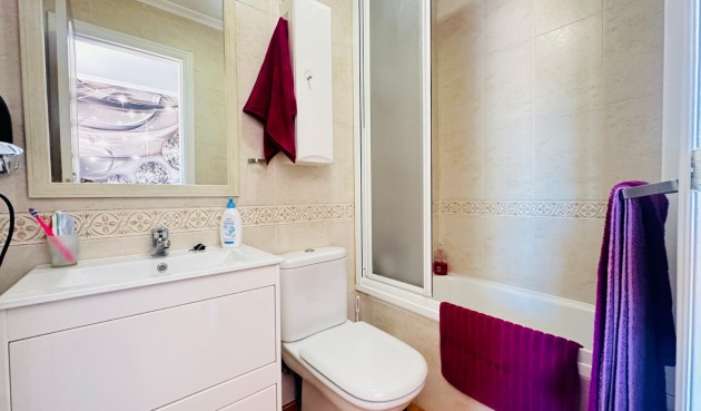 Brukt - Town House -
Jacarilla - Inland