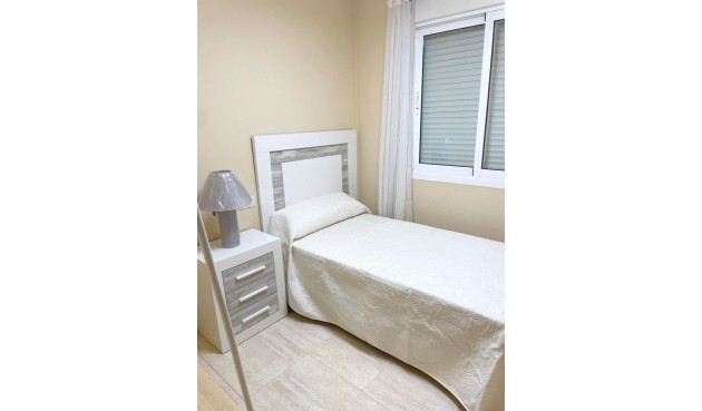 Brukt - Apartment -
Guardamar del Segura - Puerto Deportivo