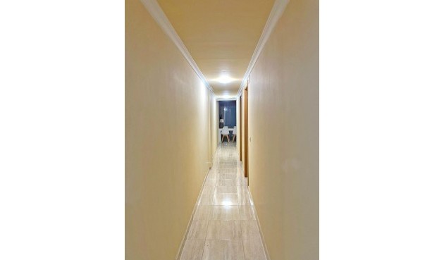 Brukt - Apartment -
Guardamar del Segura - Puerto Deportivo