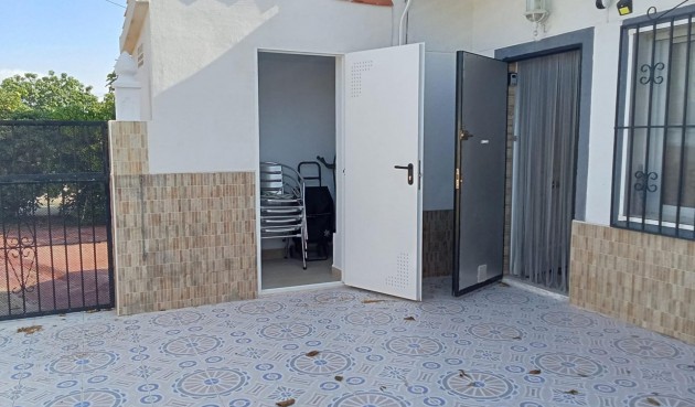 Resale - Bungalow -
Torrevieja - Torretas