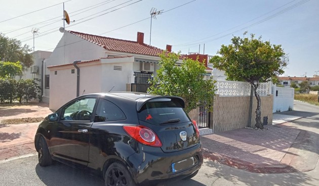 Resale - Bungalow -
Torrevieja - Torretas