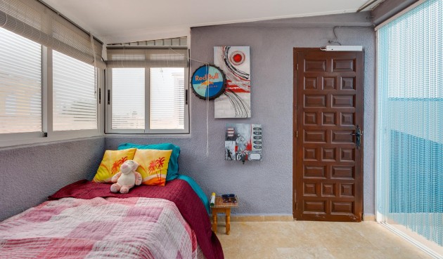 Resale - Bungalow -
Torrevieja - La Siesta - El Salado - Torreta