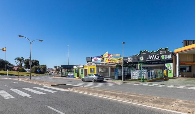 Resale - Bungalow -
Torrevieja - La Siesta - El Salado - Torreta