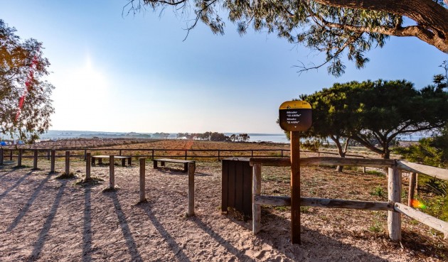 Resale - Bungalow -
Torrevieja - La Siesta - El Salado - Torreta