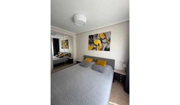Återförsäljning - Apartment -
Torrevieja - Centro