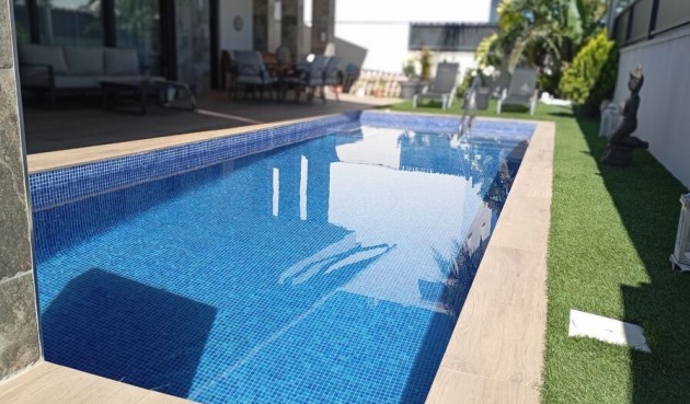 Brukt - Villa -
Daya Nueva - Costa Blanca