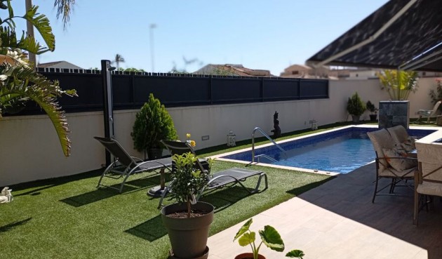 Brukt - Villa -
Daya Nueva - Costa Blanca
