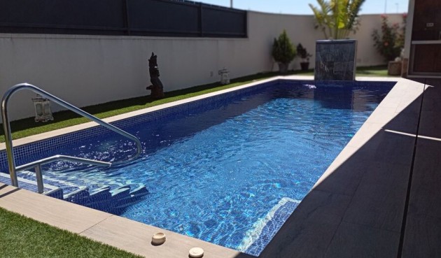 Brukt - Villa -
Daya Nueva - Costa Blanca