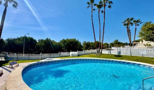 Brukt - Bungalow -
Orihuela Costa - Villamartín-las Filipinas