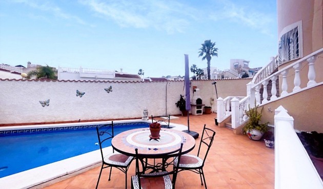 Brukt - Villa -
Ciudad Quesada - Costa Blanca