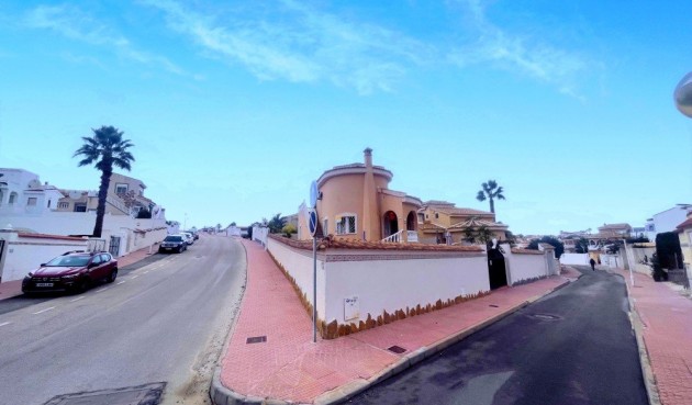 Brukt - Villa -
Ciudad Quesada - Costa Blanca