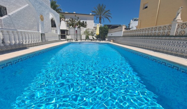 Brukt - Villa -
San Miguel de Salinas - Inland