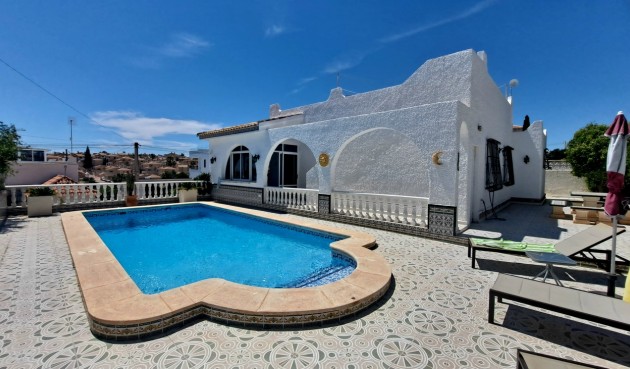 Brukt - Villa -
San Miguel de Salinas - Inland