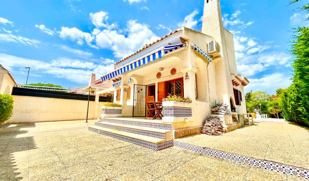 Brukt - Villa -
La Zenia - Costa Blanca