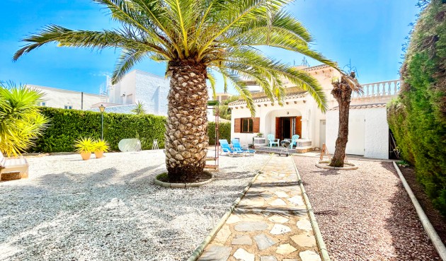 Brukt - Villa -
La Zenia - Costa Blanca