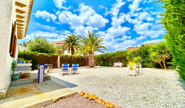 Brukt - Villa -
La Zenia - Costa Blanca