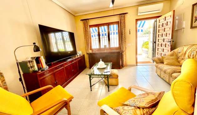 Brukt - Villa -
La Zenia - Costa Blanca