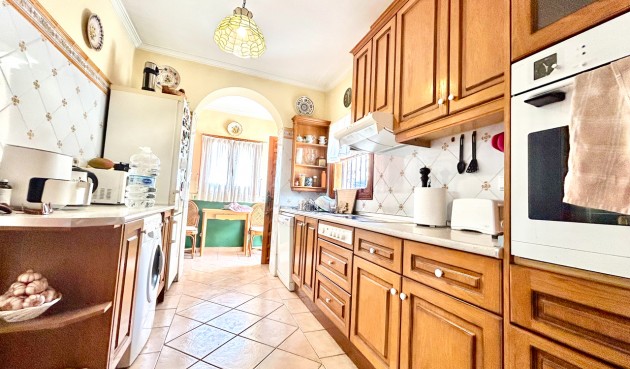 Brukt - Villa -
La Zenia - Costa Blanca