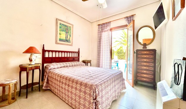 Brukt - Villa -
La Zenia - Costa Blanca