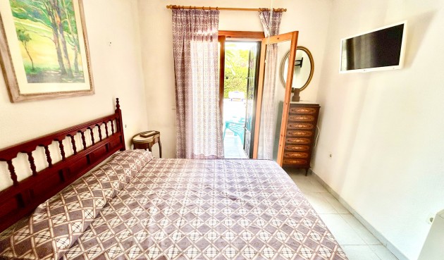 Brukt - Villa -
La Zenia - Costa Blanca
