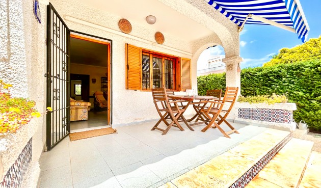 Brukt - Villa -
La Zenia - Costa Blanca