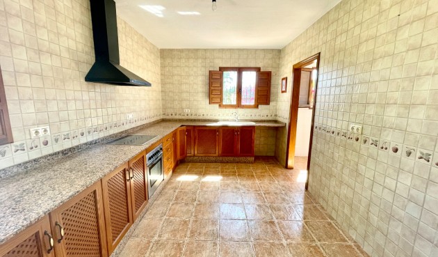 Brukt - Villa -
Catral - Costa Blanca