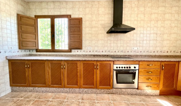 Brukt - Villa -
Catral - Costa Blanca