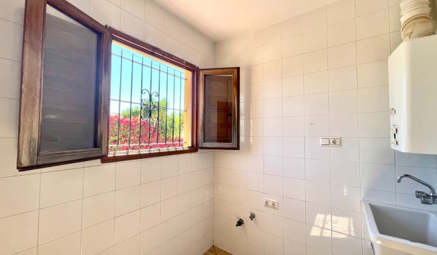Brukt - Villa -
Catral - Costa Blanca