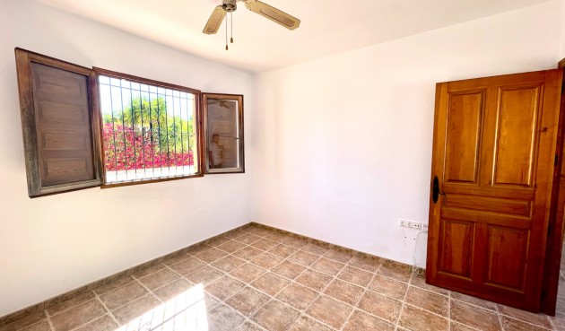 Brukt - Villa -
Catral - Costa Blanca