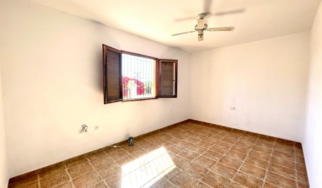 Brukt - Villa -
Catral - Costa Blanca