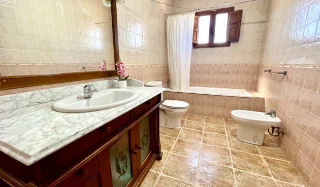 Brukt - Villa -
Catral - Costa Blanca