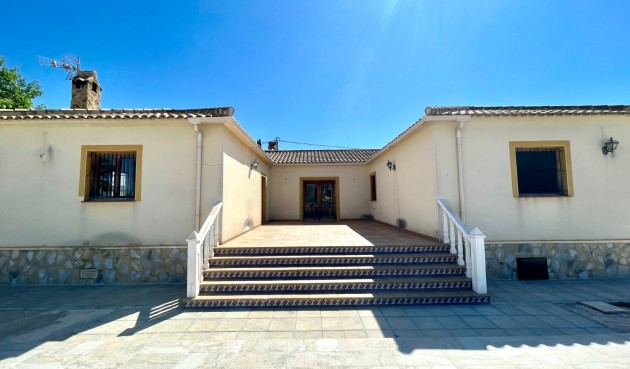 Brukt - Villa -
Catral - Costa Blanca
