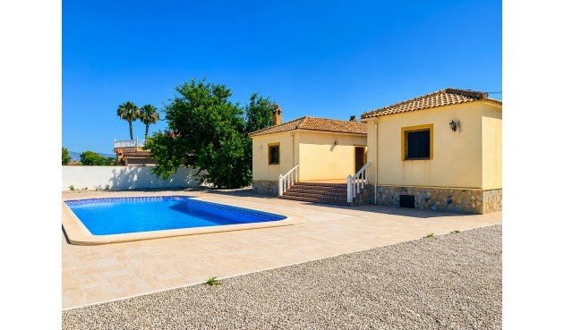 Brukt - Villa -
Catral - Costa Blanca