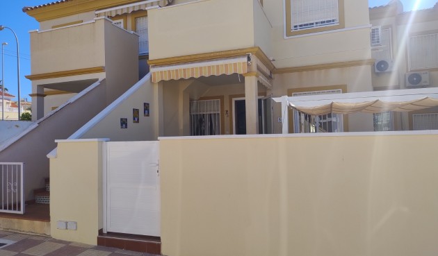 Resale - Bungalow -
Orihuela Costa - Costa Blanca