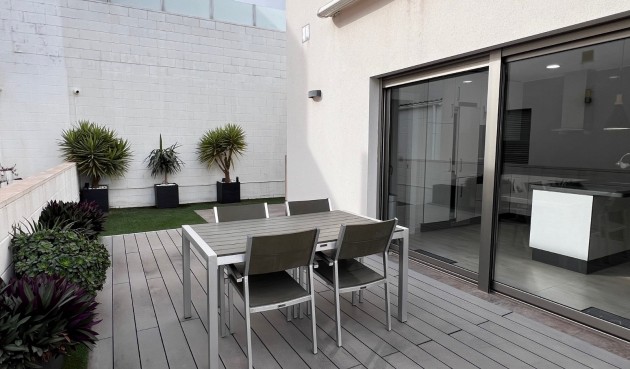 Brukt - Villa -
Orihuela Costa - Costa Blanca
