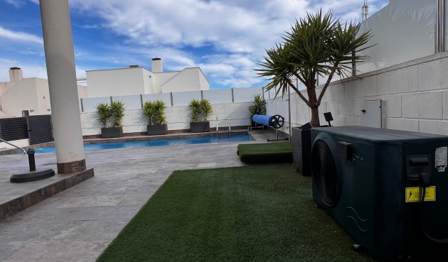 Brukt - Villa -
Orihuela Costa - Costa Blanca