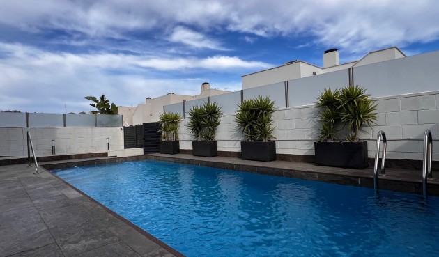 Brukt - Villa -
Orihuela Costa - Costa Blanca