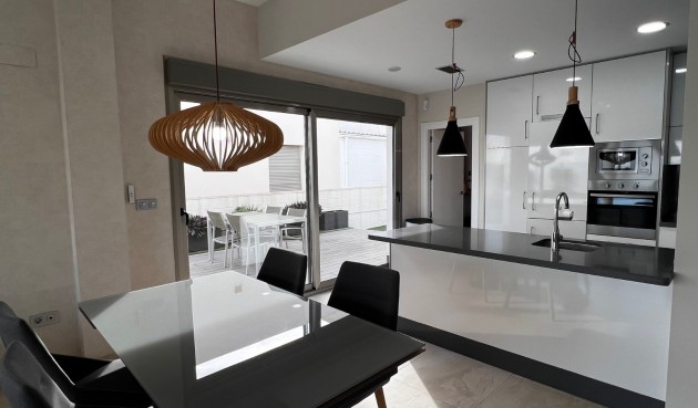 Brukt - Villa -
Orihuela Costa - Costa Blanca