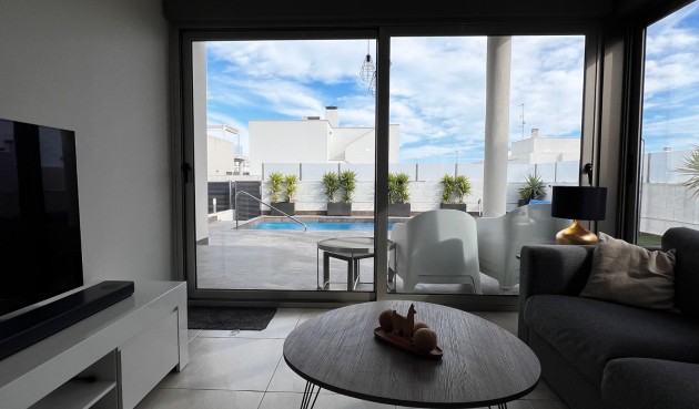 Brukt - Villa -
Orihuela Costa - Costa Blanca