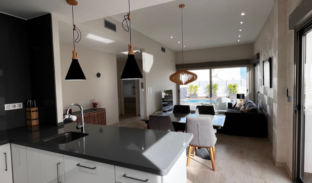 Brukt - Villa -
Orihuela Costa - Costa Blanca
