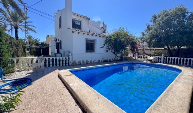 Brukt - Villa -
Orihuela Costa - Costa Blanca