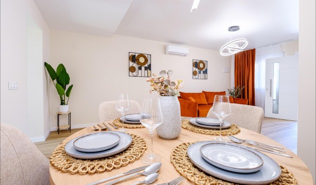 Brukt - Town House -
Orihuela Costa - Las Filipinas