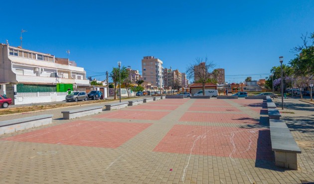 Brukt - Town House -
Torrevieja - Nueva Torrevieja