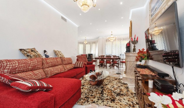 Brukt - Villa -
Orihuela Costa - Costa Blanca