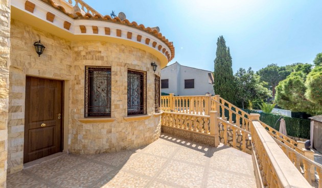 Brukt - Villa -
Orihuela Costa - Costa Blanca